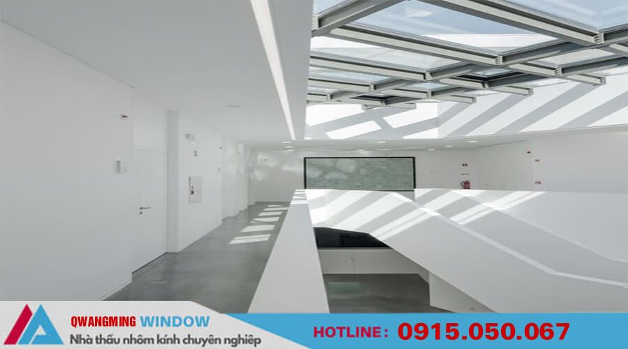 Mái kính cường lực giếng trời 